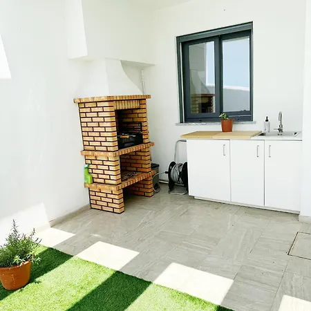 - Relaxing Oasis, 10 Mins To Beach, Near Lisbon Villa Amora
