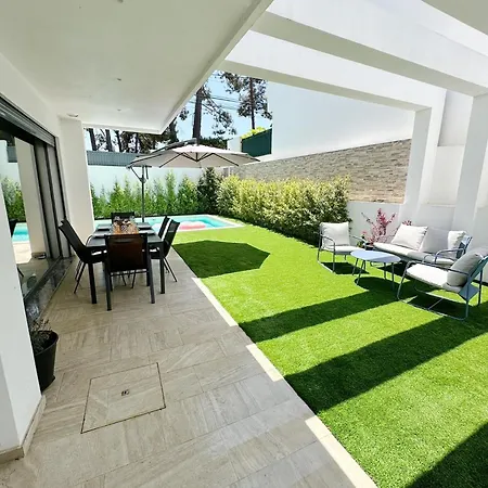- Relaxing Oasis, 10 Mins To Beach, Near Lisbon Villa Amora